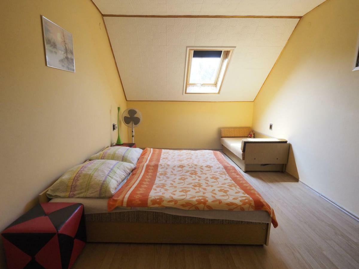 Hoffman Apartment Balatonszarszo Buitenkant foto